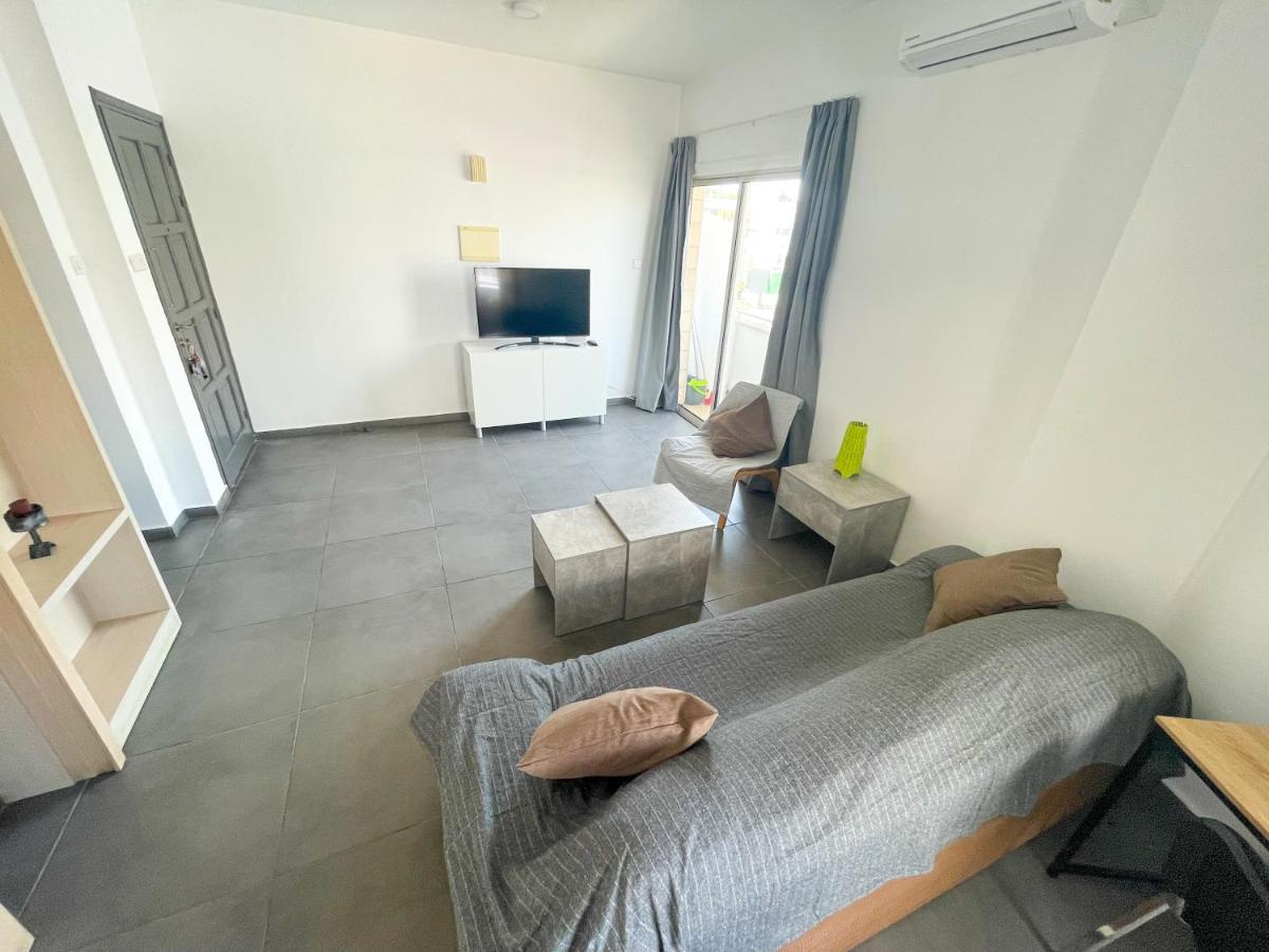 High Speed Holiday Apartment Larnaca Exterior foto